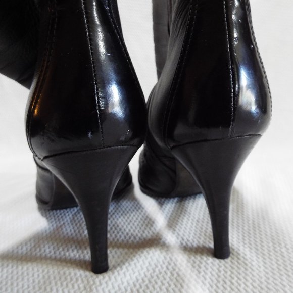 Chanel Vintage Leather Cap-Toe Booties - Picture 5 of 8